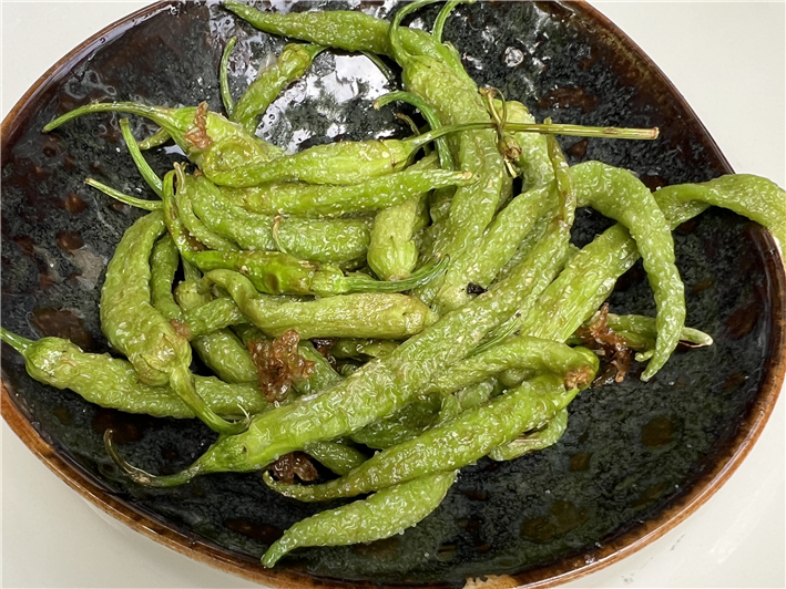 padron peppers, or possibly piparras